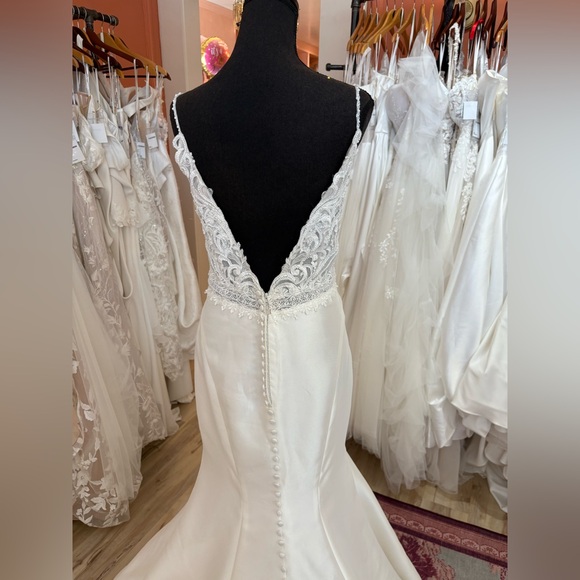 Lorraine Anne- Rebecca Ingram - Picture 6 of 6